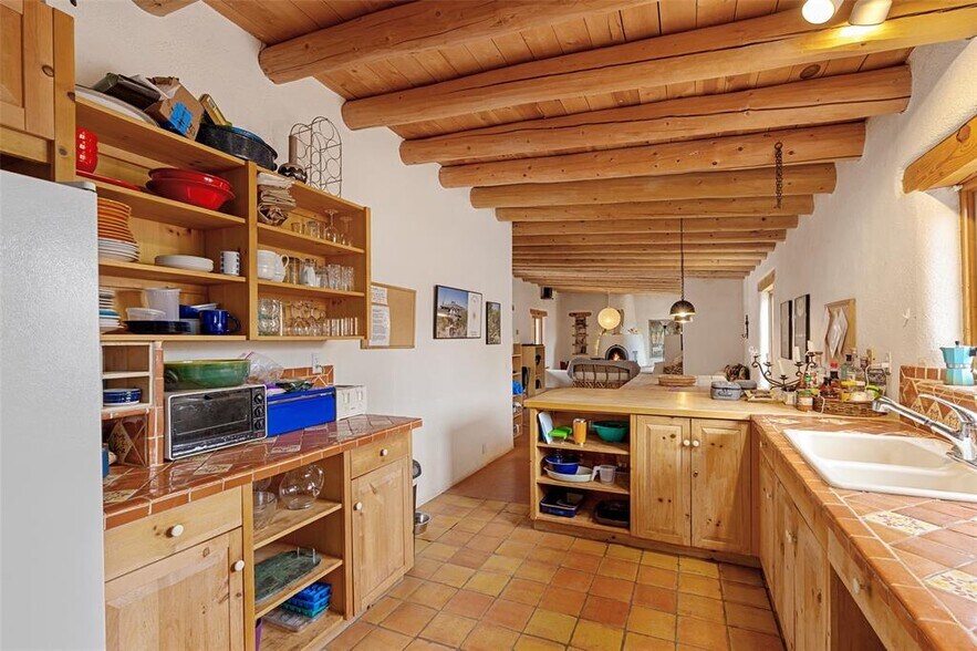 More Photos Of 18 Destierro Trail, Santa Fe Lodge Meeting Hall For Sale
