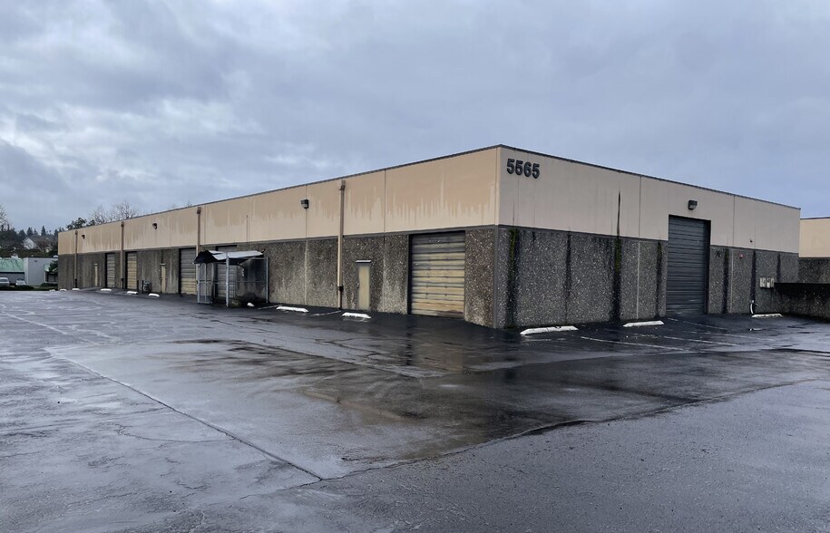 More Photos Of 5565 SE International Way, Milwaukie Warehouse For Lease