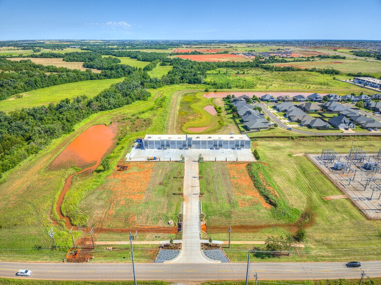 More Photos Of 4009 NW 164th St, Edmond Industrial For Sale