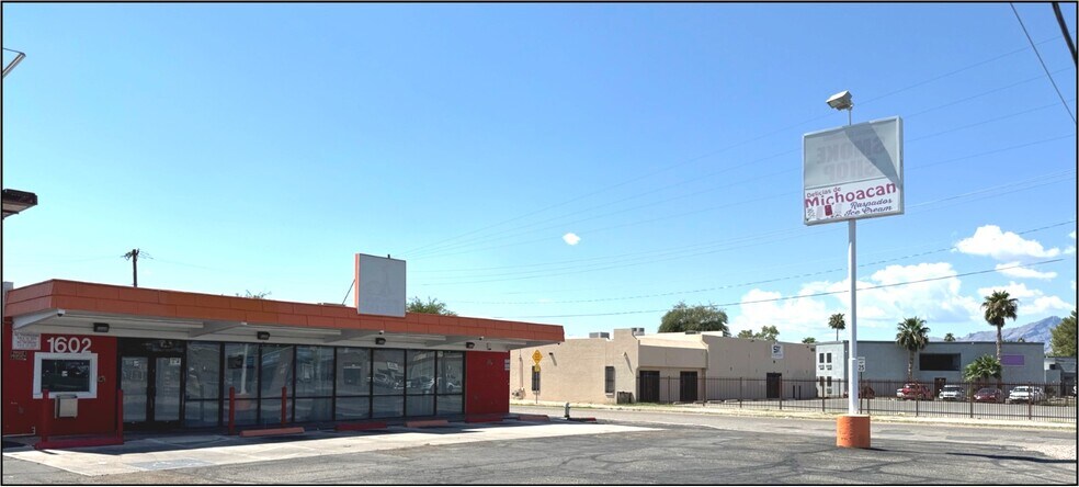 Primary Photo Of 1602 S Craycroft Rd, Tucson Convenience Store For Lease