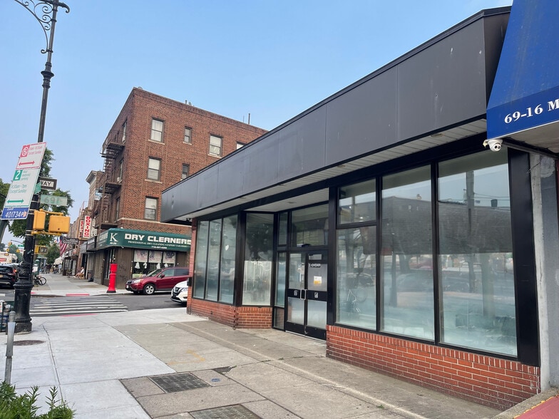 More Photos Of 6918 Myrtle Ave, Glendale Storefront For Lease