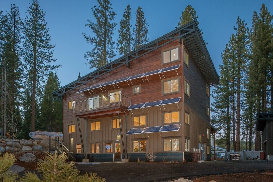 Primary Photo Of 11020 Trails End Ct, Truckee Flex For Lease