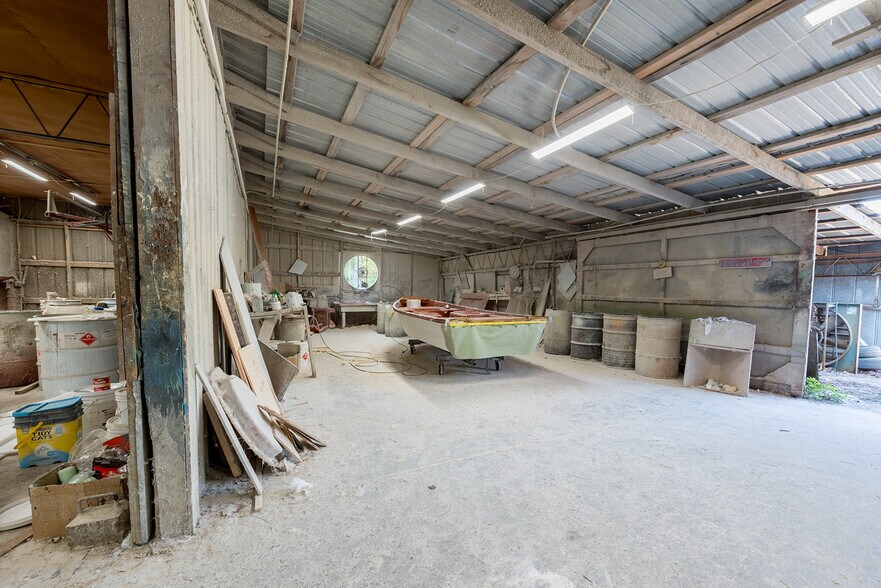 More Photos Of 2856 NE 187th St, Starke Manufacturing For Sale