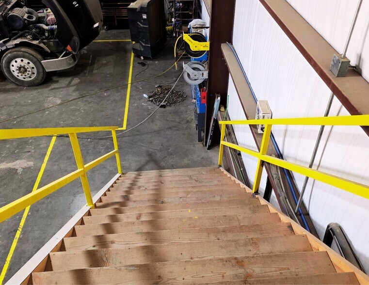 More Photos Of 1003 E County Road 140, Midland Industrial For Lease