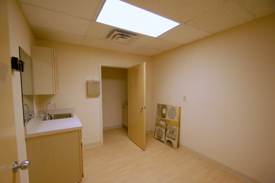 More Photos Of 8100 Ravines Edge Ct, Columbus Medical For Lease