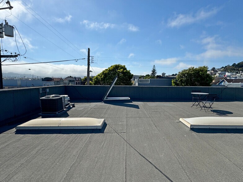 More Photos Of 1190B Shafter Ave, San Francisco Warehouse For Sale