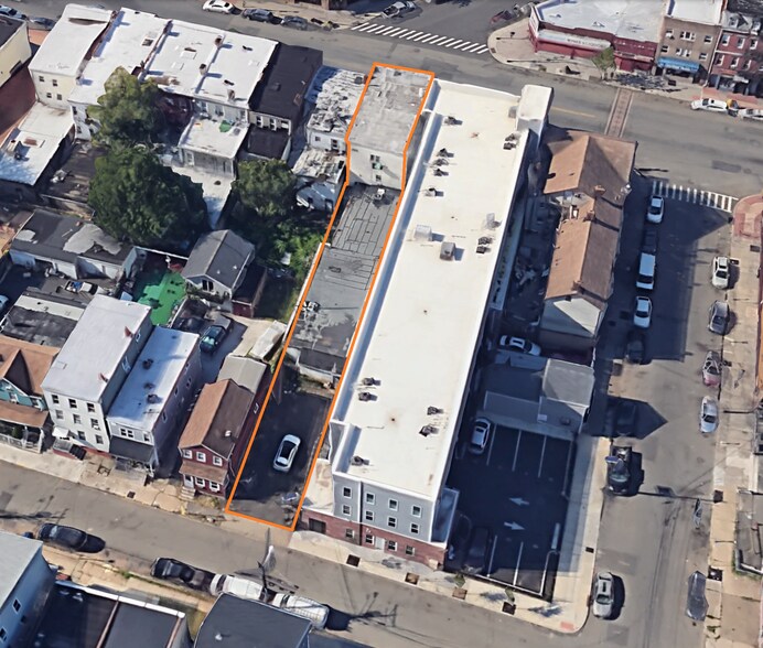 More Photos Of 839 Elizabeth Ave, Elizabeth Storefront For Sale