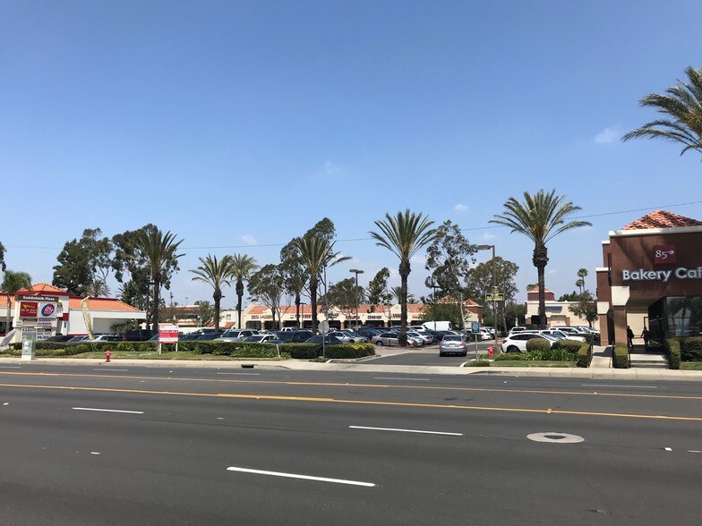More Photos Of 3501-3425 E Chapman Ave, Orange Unknown For Lease