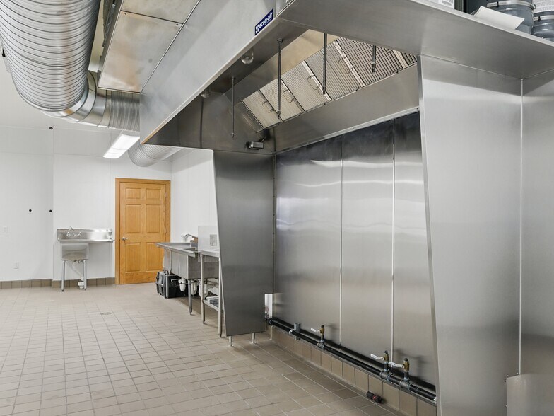 More Photos Of 790 Wolf Rd, Random Lake Service Station For Sale