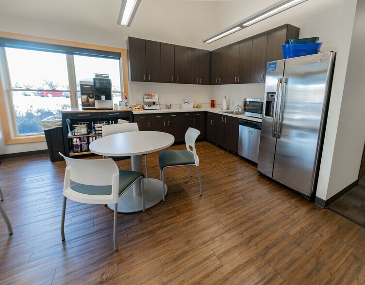 More Photos Of 1109 Oak Park Dr, Fort Collins Office For Lease