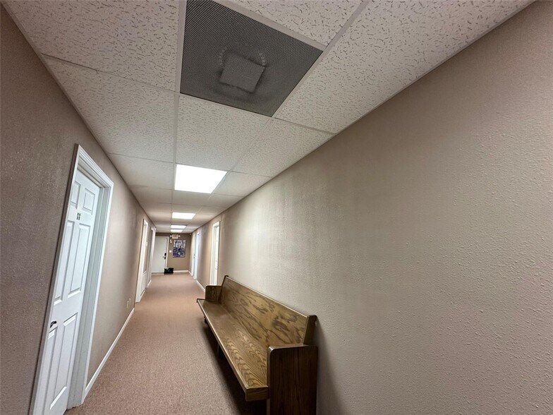 More Photos Of 120 S Charlton St, Woodville Office For Sale