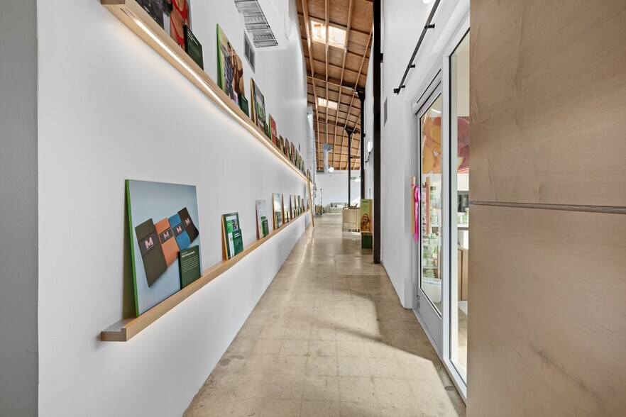 More Photos Of 523 Victoria Ave, Venice Loft Creative Space For Lease