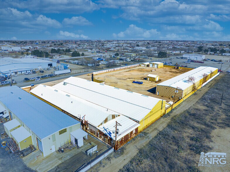 More Photos Of 715 W 81st St, Odessa Warehouse For Sale