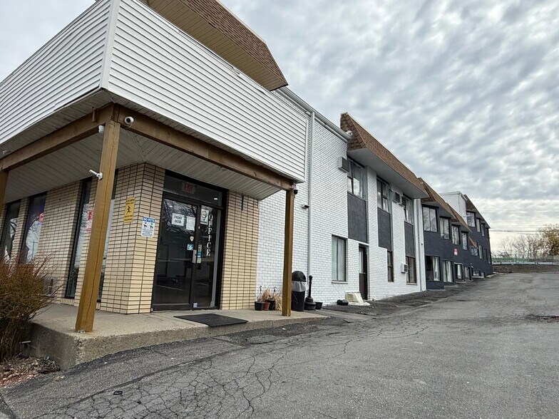 More Photos Of 947 new Loudon Rd, Latham Hotel For Sale