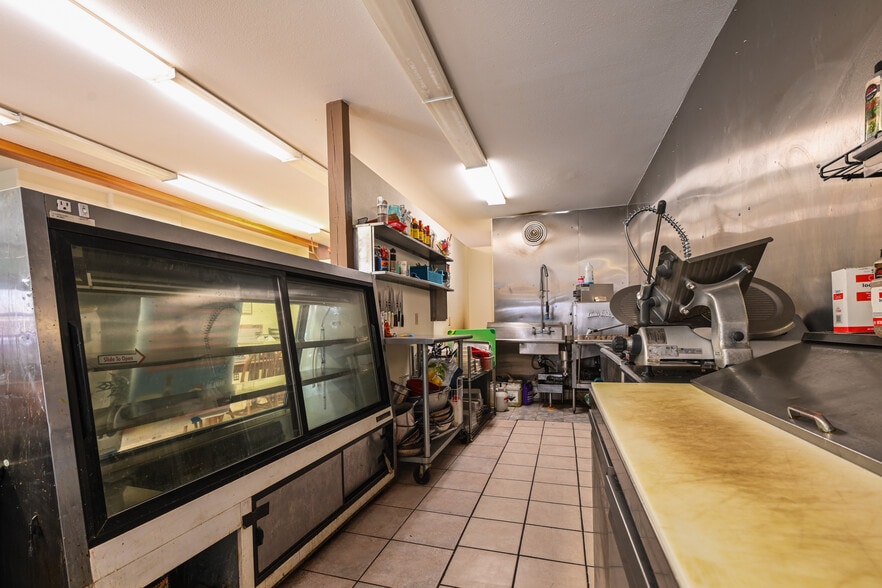 More Photos Of 228 Elcho Ave, Crested Butte Service Station For Sale