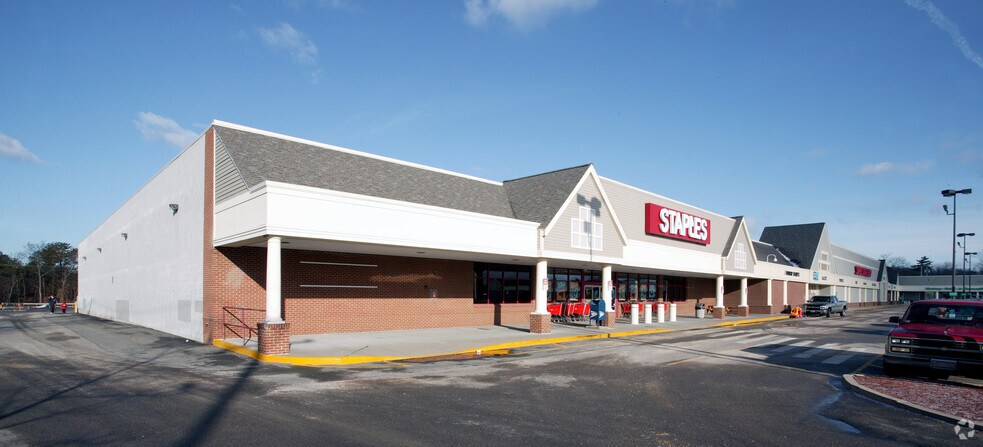 More Photos Of 113-133 Samoset St, Plymouth Storefront For Lease