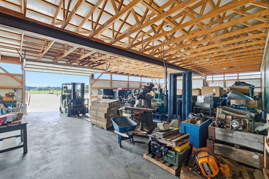 More Photos Of 7624 Liberty Rd, Columbia Manufacturing For Sale