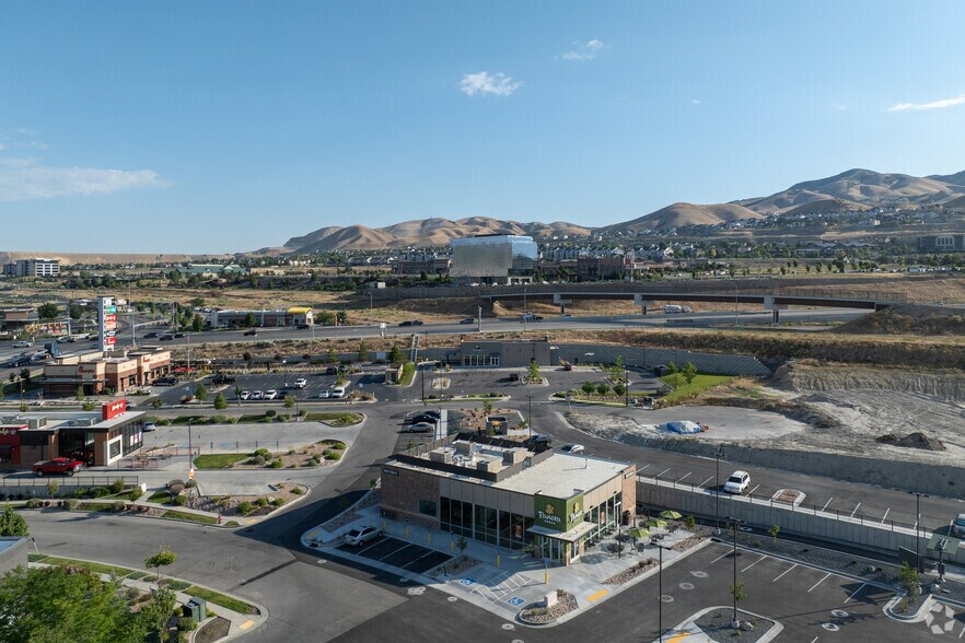 More Photos Of 2204 Hudson Ave, Lehi Restaurant For Sale