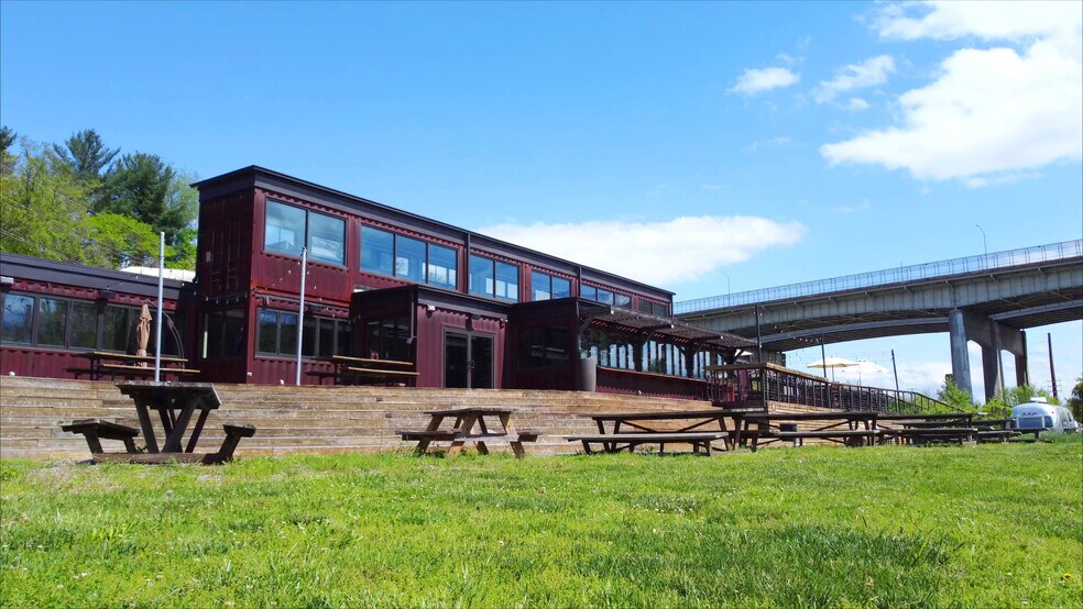 More Photos Of 350 Riverside Dr, Asheville Restaurant For Sale