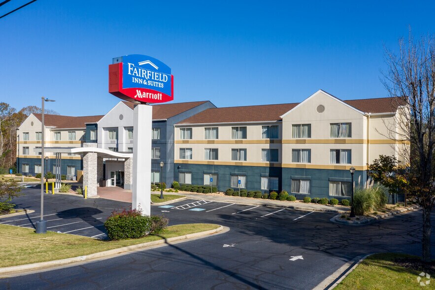 Primary Photo Of 4035 Sheraton Dr, Macon-Bibb Hotel For Sale