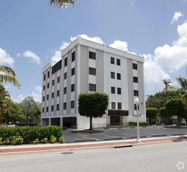 Primary Photo Of 1375 Jackson St, Fort Myers Office For Lease