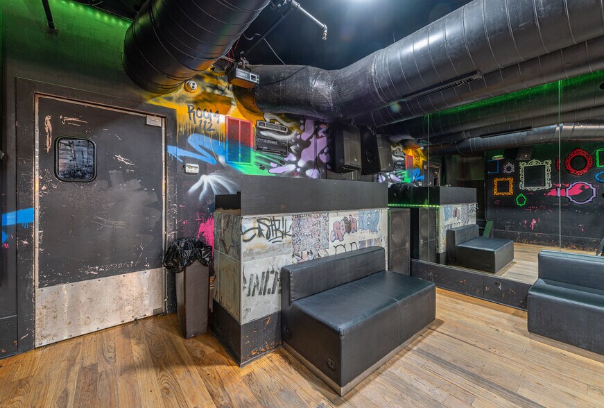 More Photos Of 112 Chestnut St, Philadelphia Storefront Retail Residential For Sale