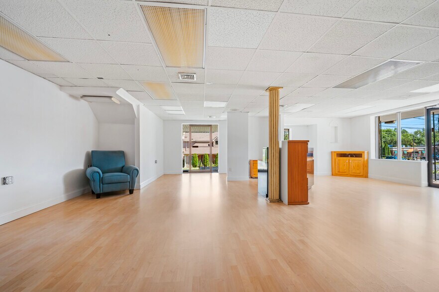 More Photos Of 238 New Britain Rd, Berlin Freestanding For Lease
