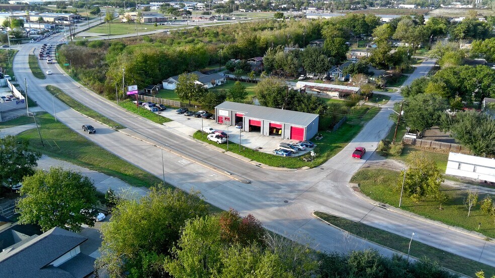 More Photos Of 15330 W Bellfort St, Sugar Land Auto Repair For Sale