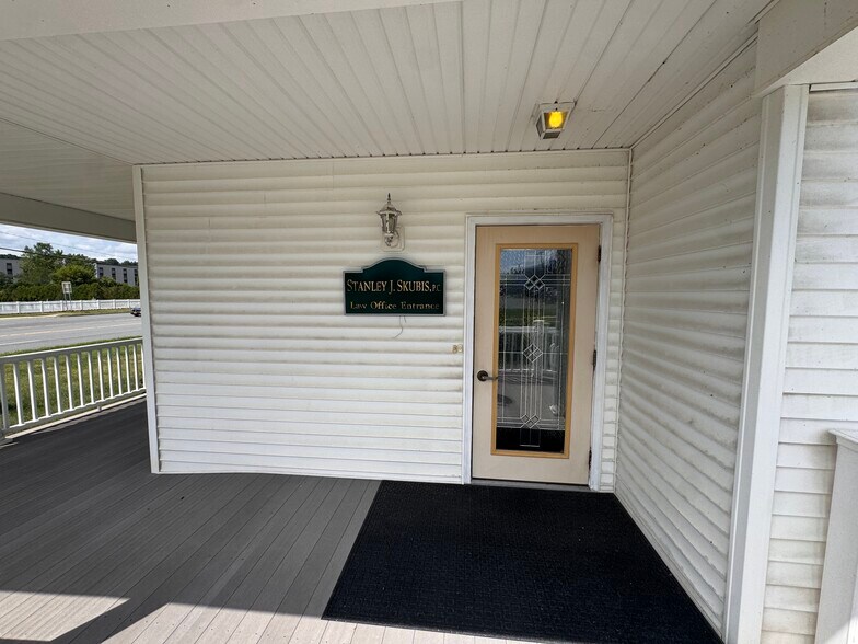 More Photos Of 1147 Troy Schenectady Rd, Latham Office For Sale
