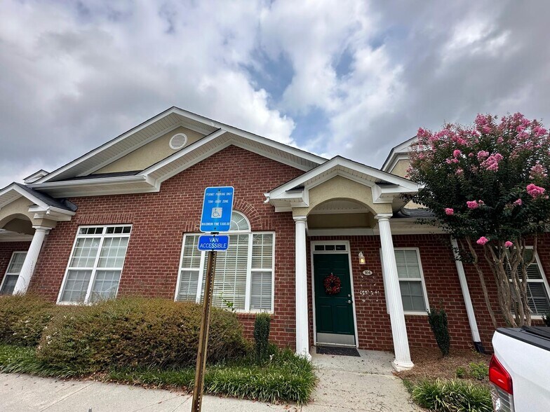 More Photos Of 1815 Lockeway Dr, Alpharetta Office For Lease
