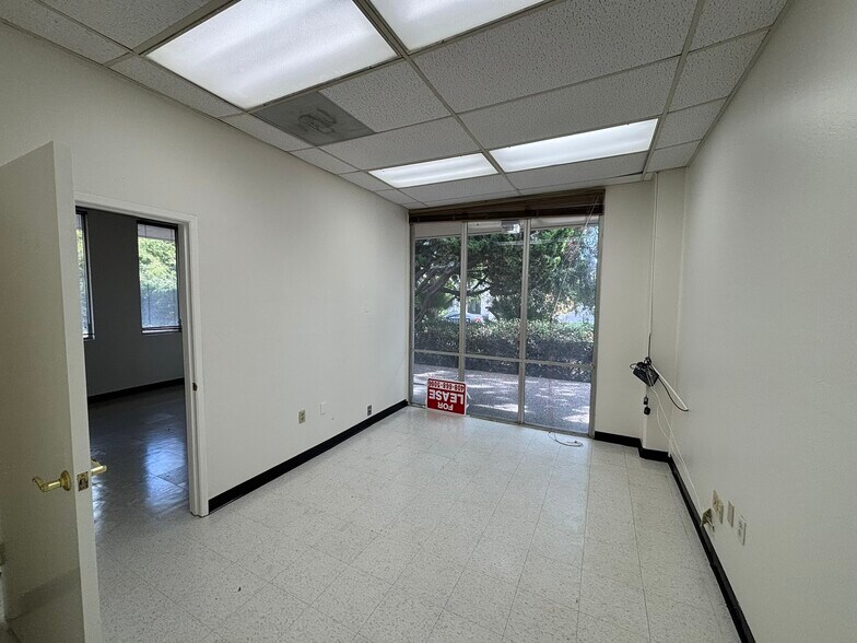 More Photos Of 625-725 San Aleso Ave, Sunnyvale Light Distribution For Lease