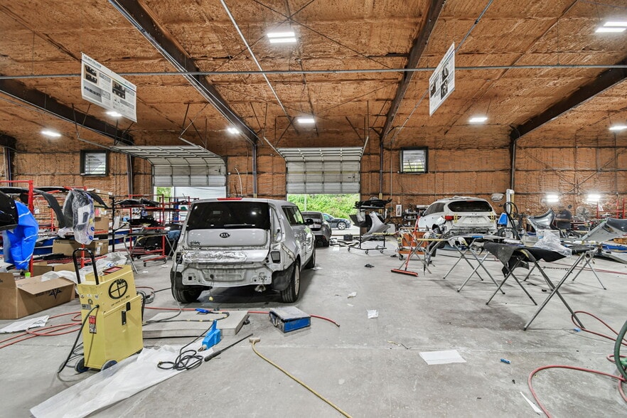 More Photos Of 4811 W Sligh Ave, Tampa Warehouse For Sale