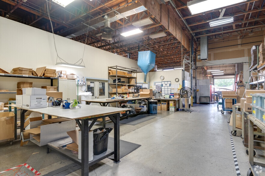 More Photos Of 1880 SW Merlo Dr, Beaverton Warehouse For Lease