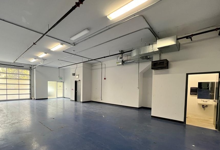 More Photos Of 65 Denzil Doyle Crt, Ottawa Light Distribution For Sale