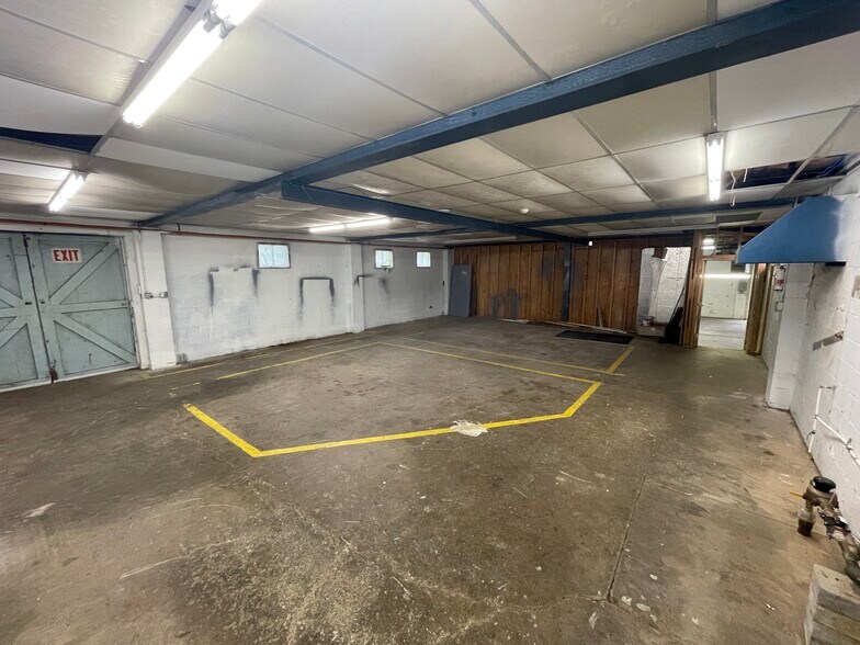 More Photos Of 10 Rhoda St, Farrell Flex For Lease