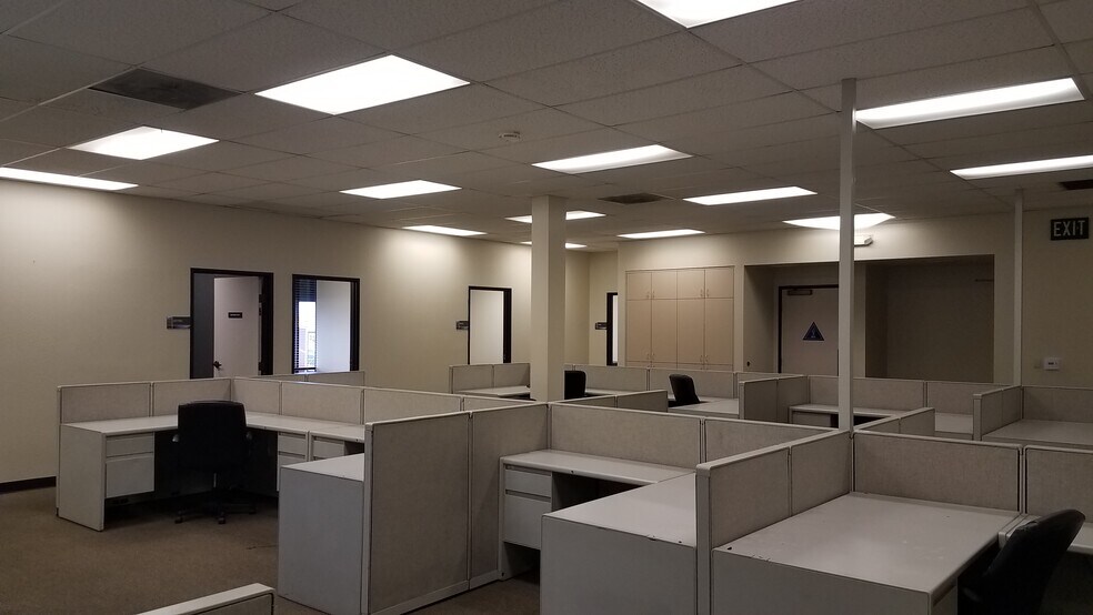 More Photos Of 2832 E Foothill Blvd, Pasadena Flex For Lease