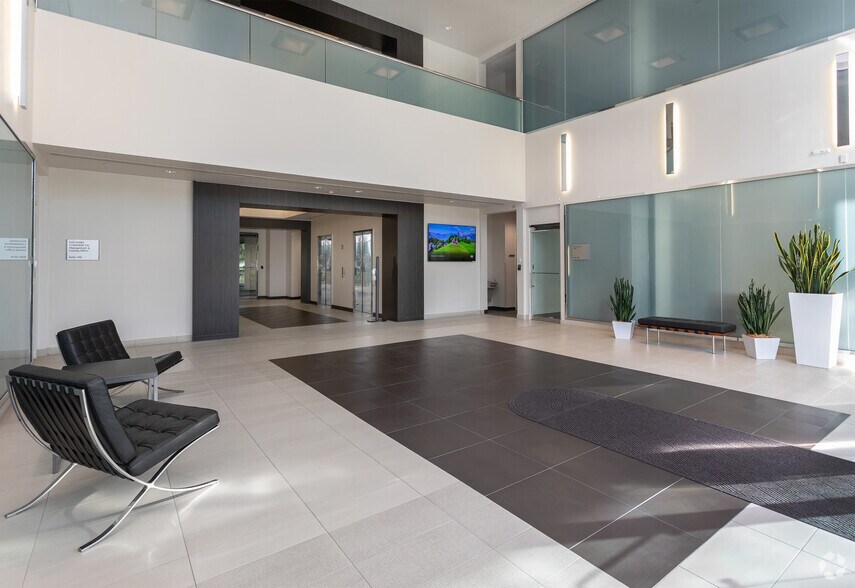 More Photos Of 6420 Southpoint Pky, Jacksonville Unknown For Lease