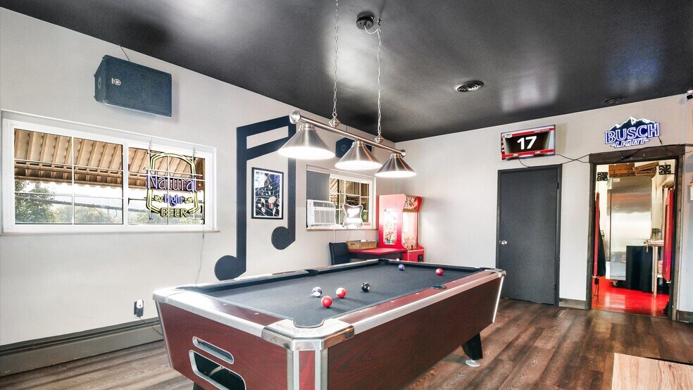 More Photos Of 4342-4348 Washington, Hooven Restaurant For Sale