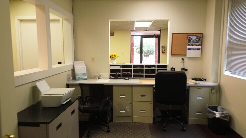 More Photos Of 7 Post Office Rd, Waldorf Medical For Sale