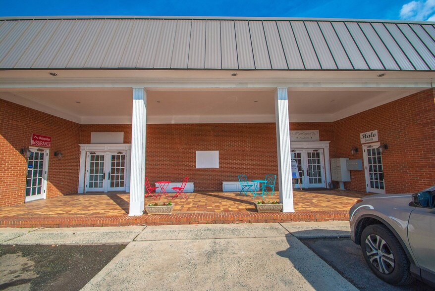 More Photos Of 1617 W Roosevelt Blvd, Monroe Flex For Lease