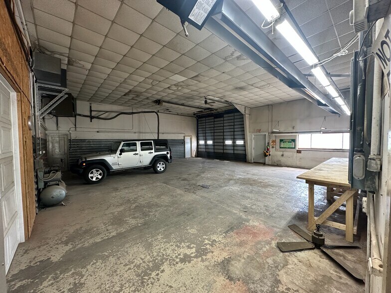 More Photos Of 2242 Silver St, Ashland Light Manufacturing For Lease