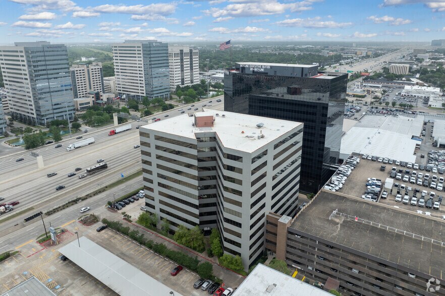 More Photos Of 11767 Katy Fwy, Houston Office For Lease