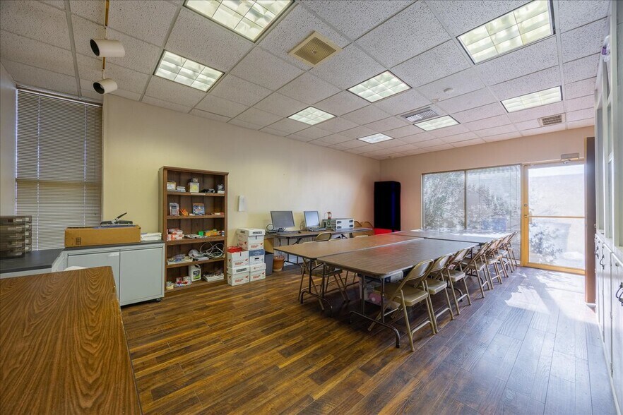 More Photos Of 812 Lexington Dr, Plano Office For Sale