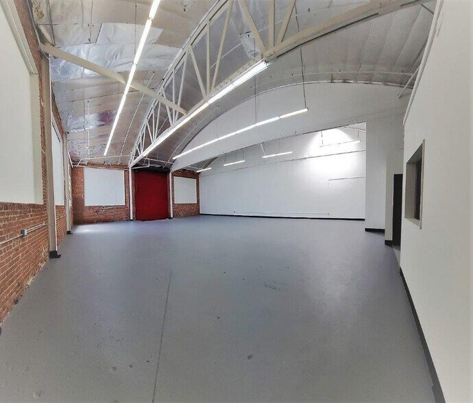 More Photos Of 2302 E 15th St, Los Angeles Industrial For Sale