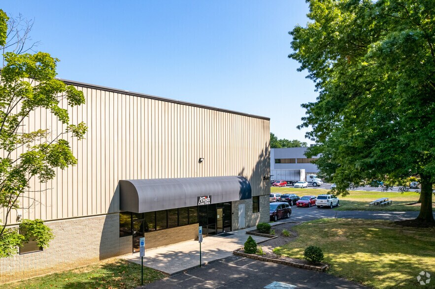 More Photos Of 2530 Pearl Buck Rd, Bristol Warehouse For Lease