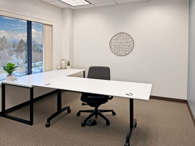 More Photos Of 625 Kenmoor Ave SE, Grand Rapids Coworking Space