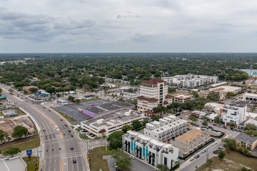 More Photos Of 1 S School Ave, Sarasota Medical For Lease
