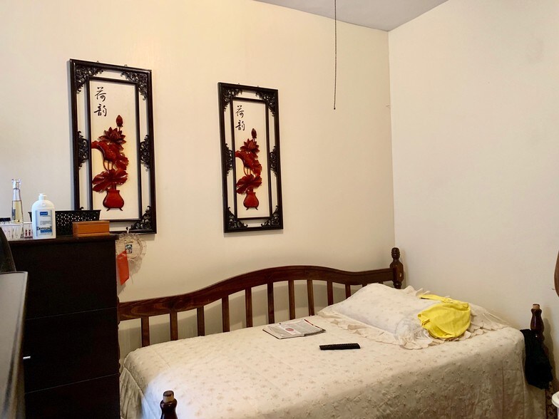 More Photos Of 600 Wyona St, Brooklyn Apartments For Sale