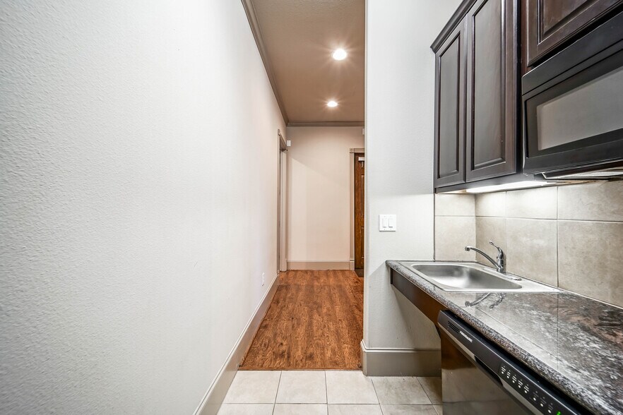 More Photos Of 256 Ed English Dr, Shenandoah Medical For Sale
