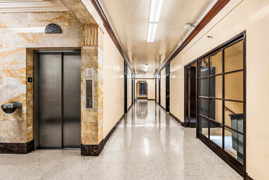 More Photos Of 6400-6404 Hollywood Blvd, Los Angeles Office For Sale